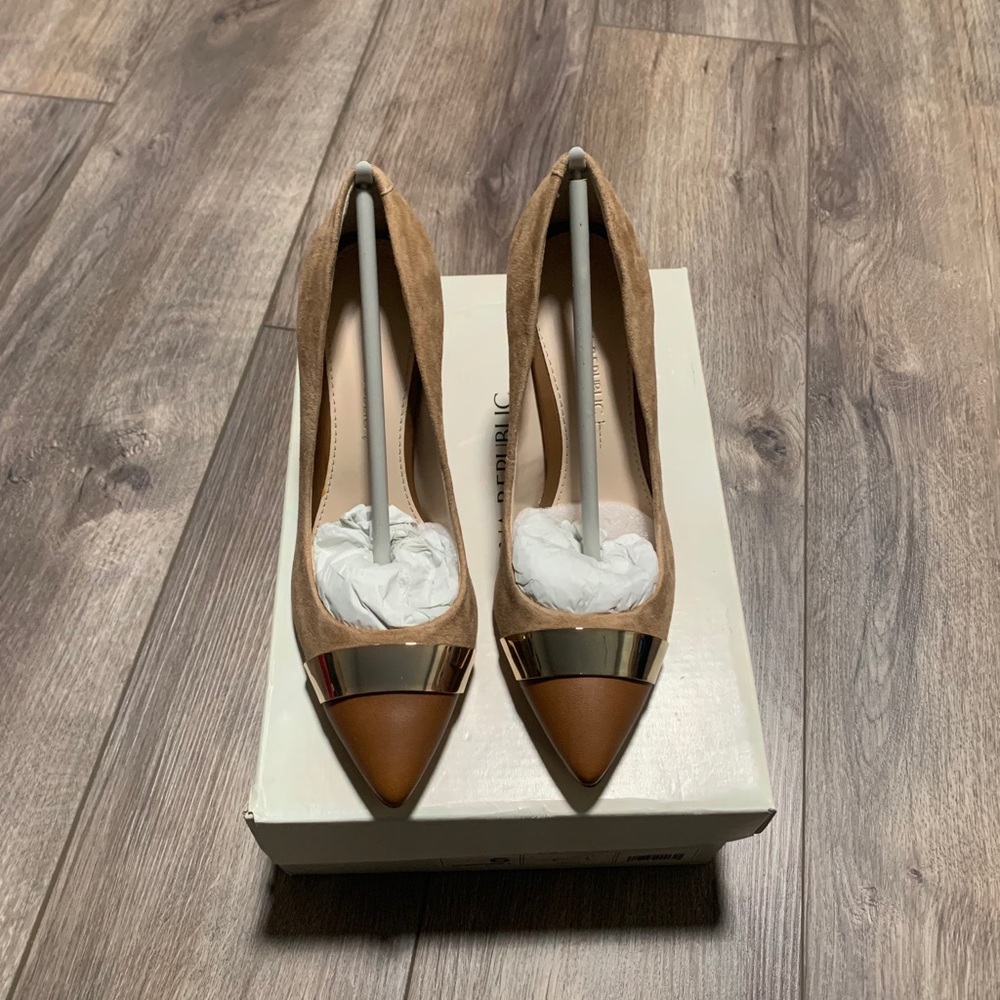Brand New Banana Republic two tone pumps